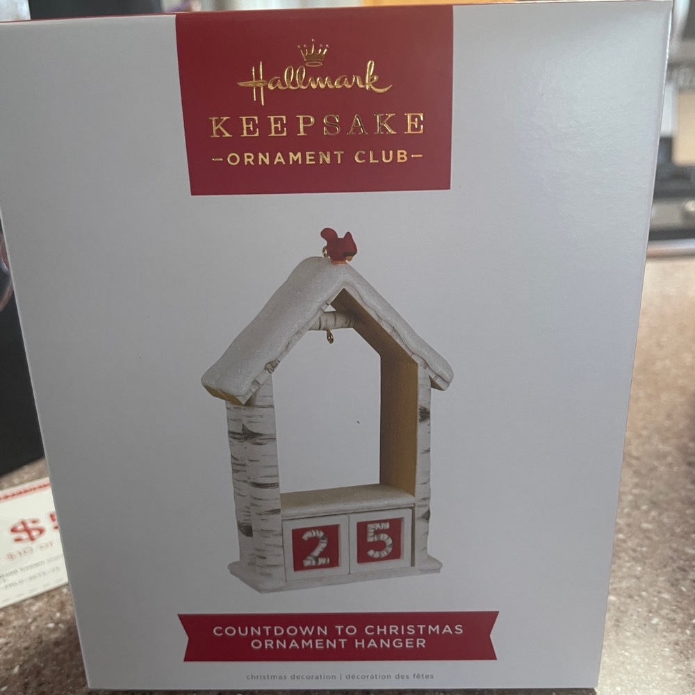 Hallmark 2022 Countdown to Christmas Hanger